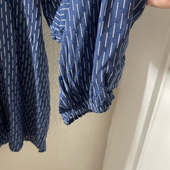 NWT Rusttydustty Elegant Navy Blouse with Crochet Detail Size Large - Picture 4 of 8